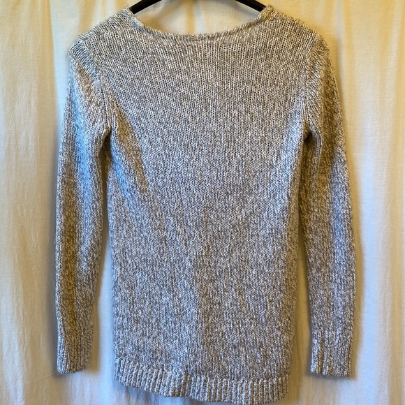 Loft v neck cozy sweater size small - Picture 4 of 4